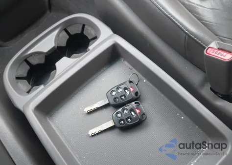 2011 Honda Odyssey Touring/Touring Elite z USA, uszkodzony, nr VIN 5FNRL5H97BB047349